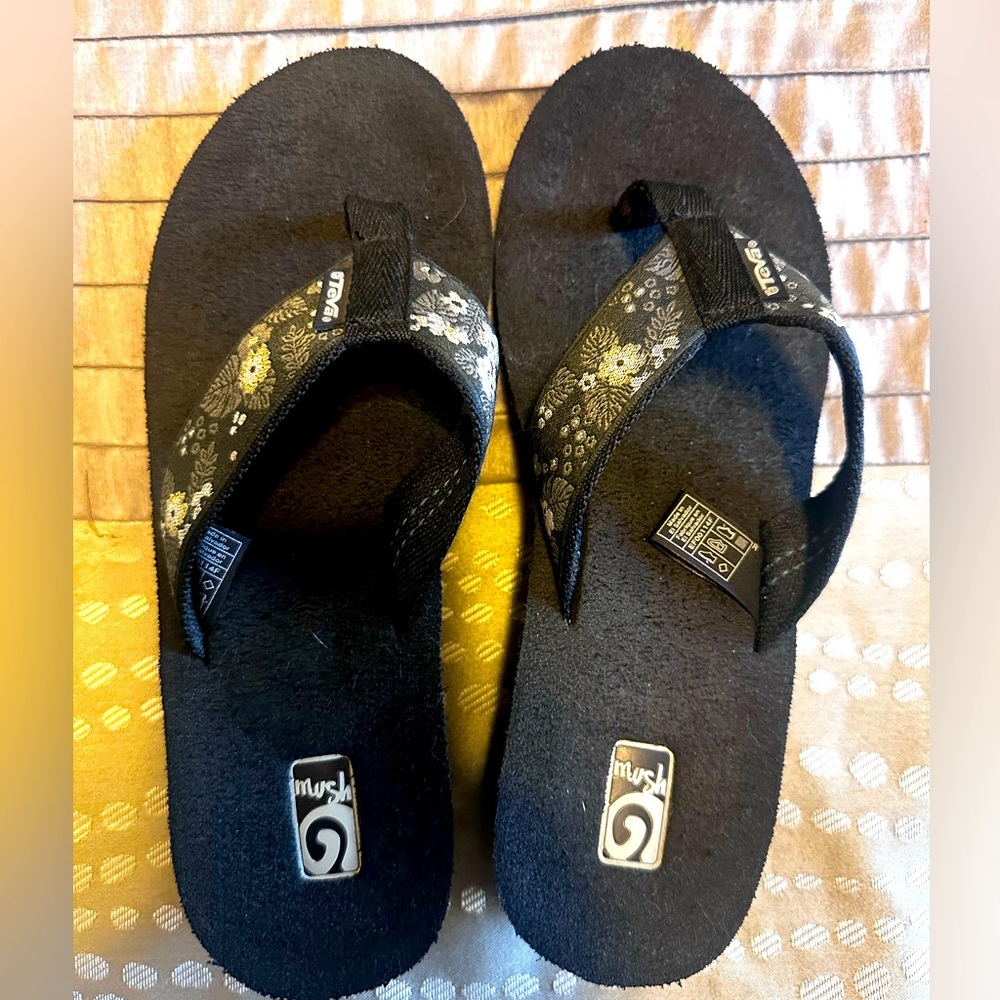 Teva Mush women’s sandals
